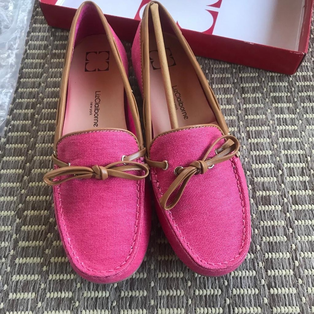 🌟BRAND NEW Liz Claiborne Pink Moccasin Flat🌟